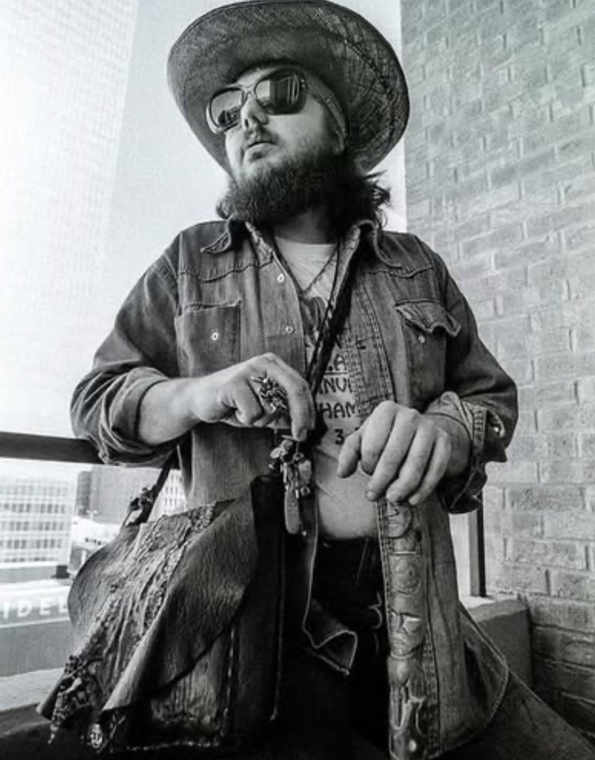 akadrjohn's tweet photo. #DrJohn's style as photographed by Jay Dickman #NightTripper #RockStar https://t.co/S9IS4OePkM