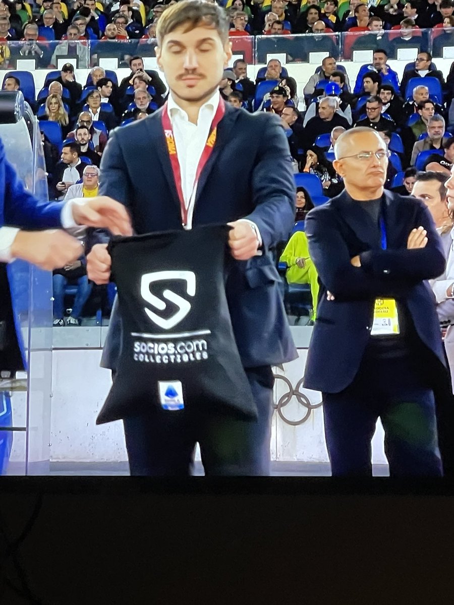 wamangituka95's tweet photo. Ma è #chinè quello dietro?
#RomaInter https://t.co/Mu8NCfrCQQ