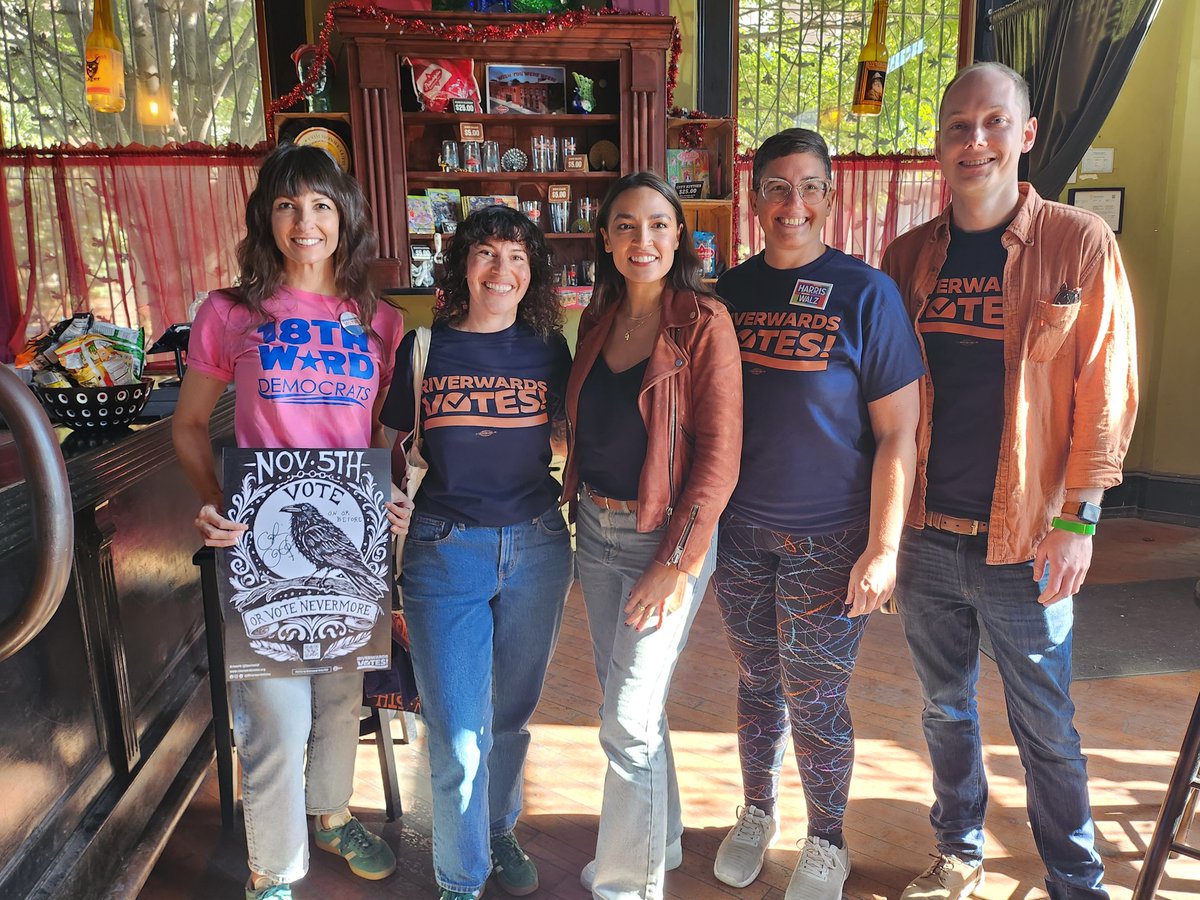 probablykate's tweet photo. Just a normal canvass launch with @RiverwardsVotes this morning https://t.co/dVHIV43ZVq