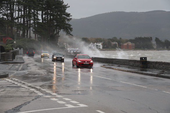 Winds of more than 80mph - 130km/h recorded in South Down today as Storm Ashley moved across. Photos of Warrenpoint by Gregory Hughes, via Steph Clarke. #StormAshley