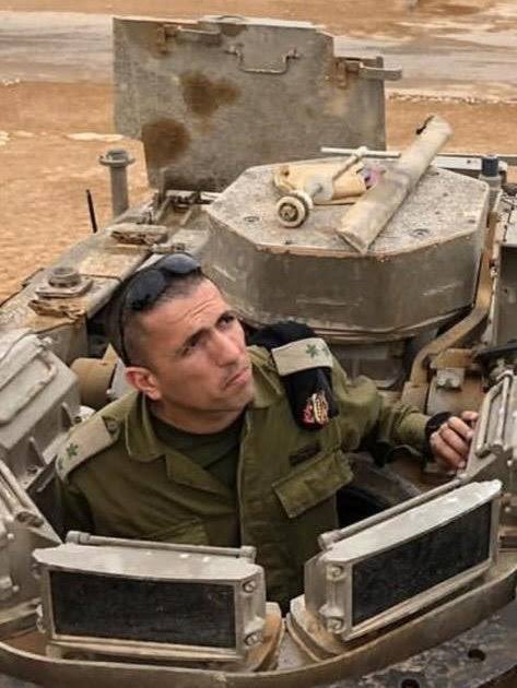 الفطيس دقسه
 قائد الابادة الجماعية
شمال غزة
اندقس دفس
هدية إلى جهنم
والتعازي إلى
#فيصل_القاسم