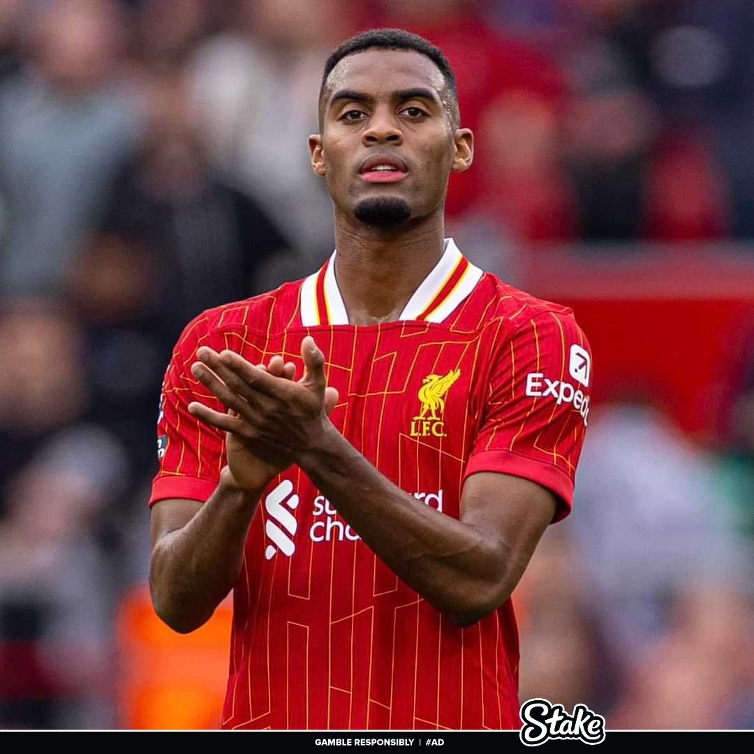 LFC_Tandy's tweet photo. €135 million.                           €35 million. https://t.co/2Yy6zoHQd4