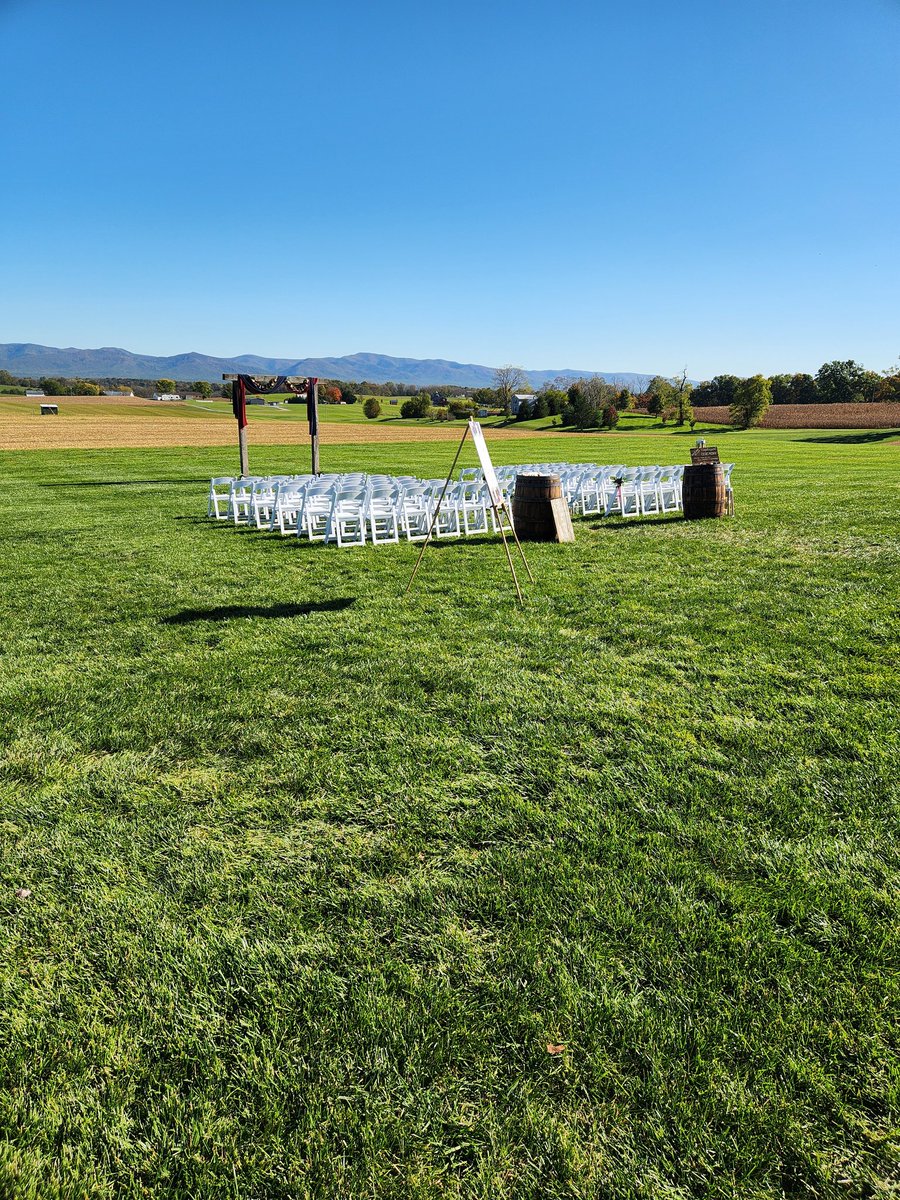 soundmasterdjva's tweet photo. Beautiful Saturday in October for a wedding with SoundMaster DJs at Frieden Farms in Mt Crawford, VA https://t.co/vPelDW3ztd