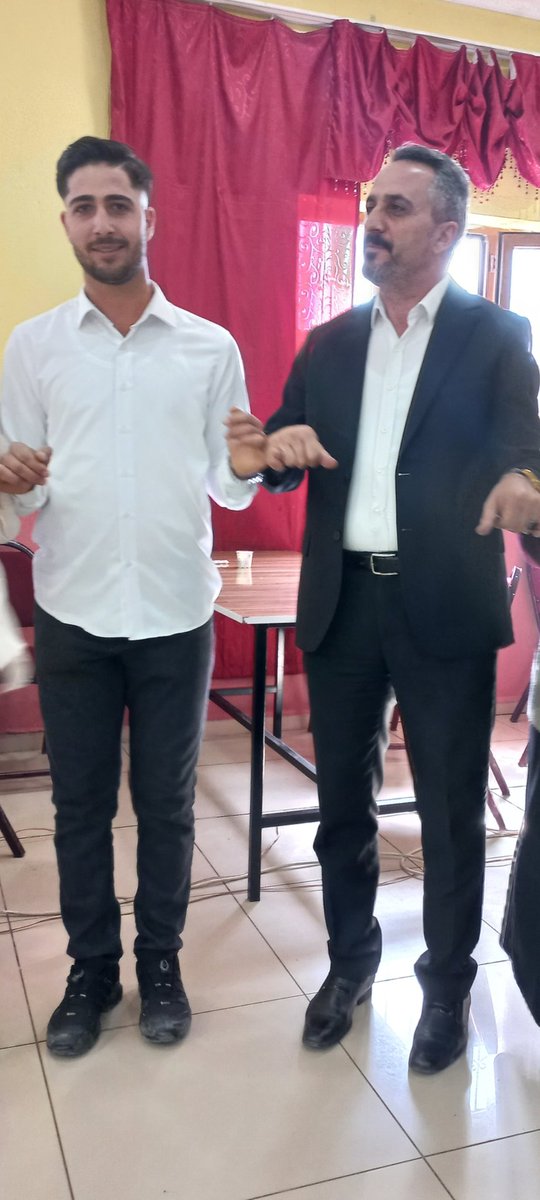 Yeğenim ile halayda bir kare