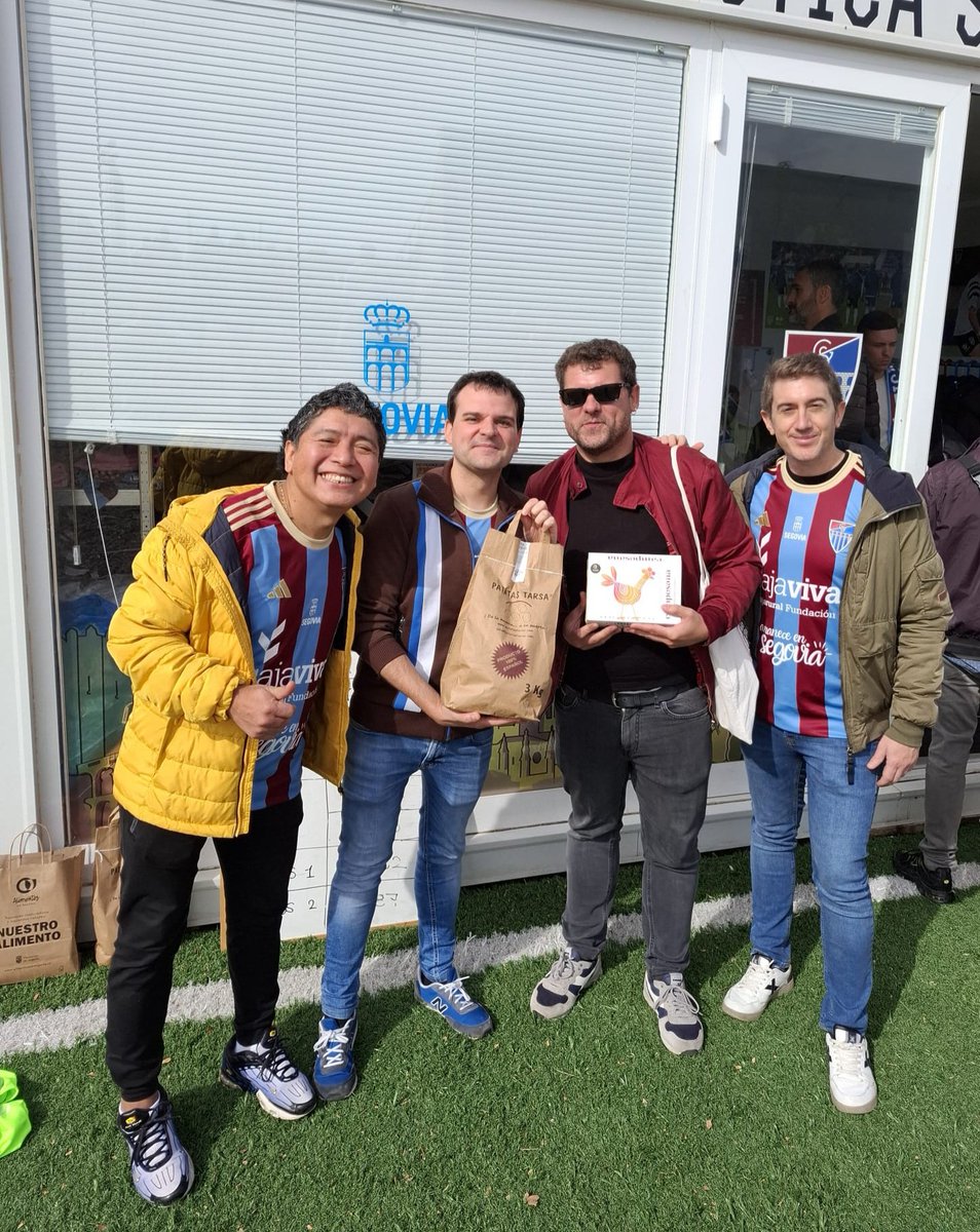 lagimnastica's tweet photo. 🎁 Enhorabuena a los agraciados con los productos de "La Rifa de la Sego". ¡Felicidades!
@PatatasTARSA #campesa @alimentosdesegovia #panaderialosmellizos @VIPS
#valserra #joyeriasamper #restauranteelpicaro
#AúpaSego🔴🔵 https://t.co/fZjb0RRVTZ