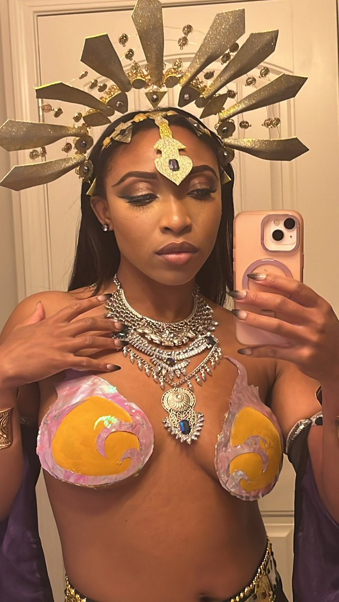 Imonlychar's tweet photo. Akasha, The Queen of All Who Are Damned https://t.co/pAPWoLt3T6