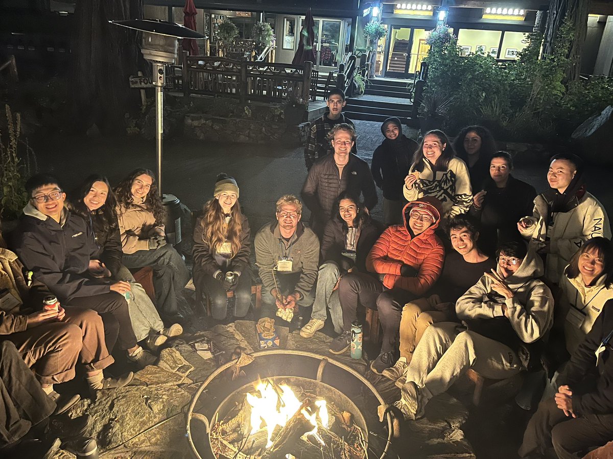 Jen_Cash_11's tweet image. Had a great time at the eMCDB retreat in Tahoe catching up with colleagues. Grad student @MattyBraga kicked ass giving his talk!