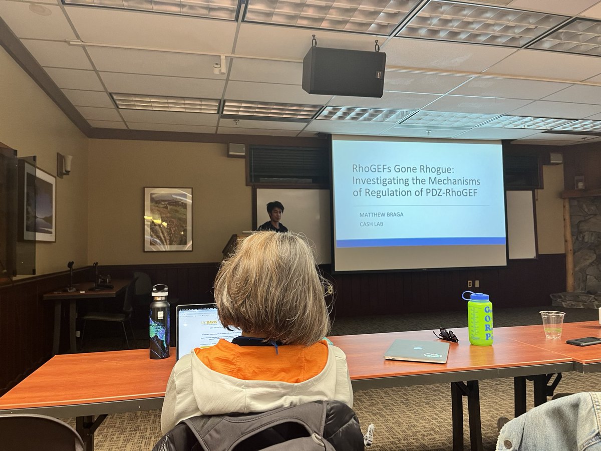Jen_Cash_11's tweet image. Had a great time at the eMCDB retreat in Tahoe catching up with colleagues. Grad student @MattyBraga kicked ass giving his talk!