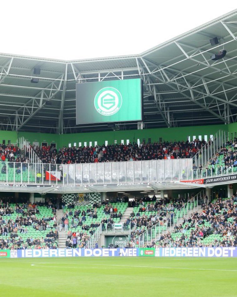 NL_FansOnTour's tweet photo. Uitsupporters speelronde 9️⃣ @eredivisie:
#SPAALM 286
#AZPSV 750 (uitverkocht)
#RKCTWE 600 (uitverkocht)
#NECHEE 468 (uitverkocht)
#GAEFEY 400 (uitverkocht)
#WILFOR 545
#HERAJA 500 (uitverkocht)
#GROUTR 960 📸
#PECNAC 500 (uitverkocht) https://t.co/rU7Et9lY5a