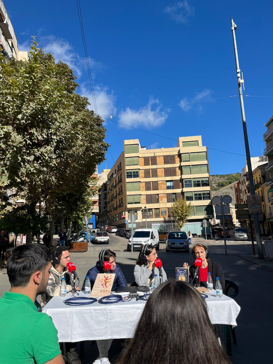 AnaMLujan_'s tweet photo. Participando en un podcast literario en mi ciudad natal, mi maravillosa Cuenca 📚 https://t.co/Xa97QpeNau