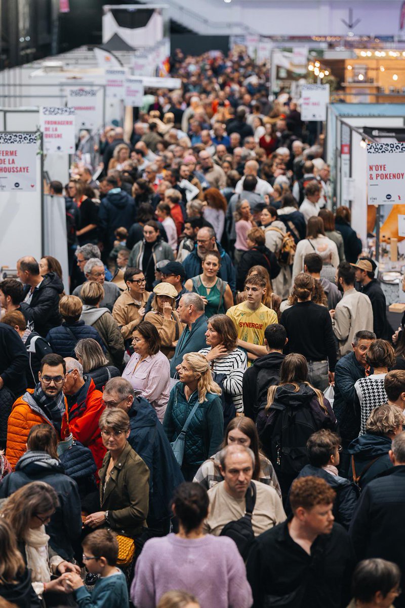 Herve_Morin's tweet photo. Vous êtes 58000 à avoir assisté à la 5e édition de FENO, un record absolu. Tout simplement merci au public, aux volontaires agents de la @RegionNormandie, techniciens et exposants qui ont permis que cet événement soit 1 fois de plus un succès absolu ! Vivement l’année prochaine ! https://t.co/8Vjca55Ng7