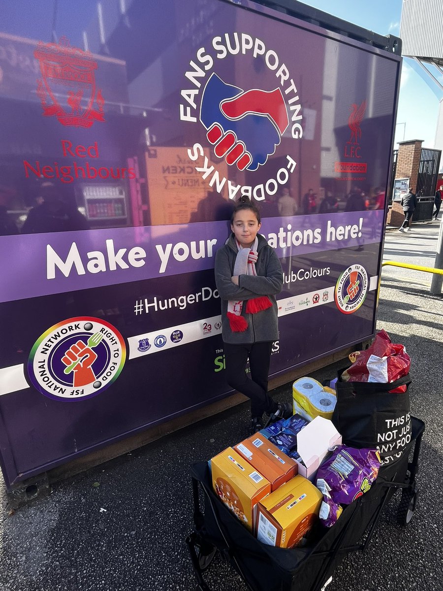 catherinecook's tweet photo. Happy to help Lenny give back today. Making sure he knows what a privilege it is getting to watch our team from The Kop and what kind people we are surrounded by @SFoodbanks @LiverpoolFC @LFCFoundation #MatchDay8 #LIVCHE #Anfield ❤️❤️ https://t.co/qkyin8C4jZ