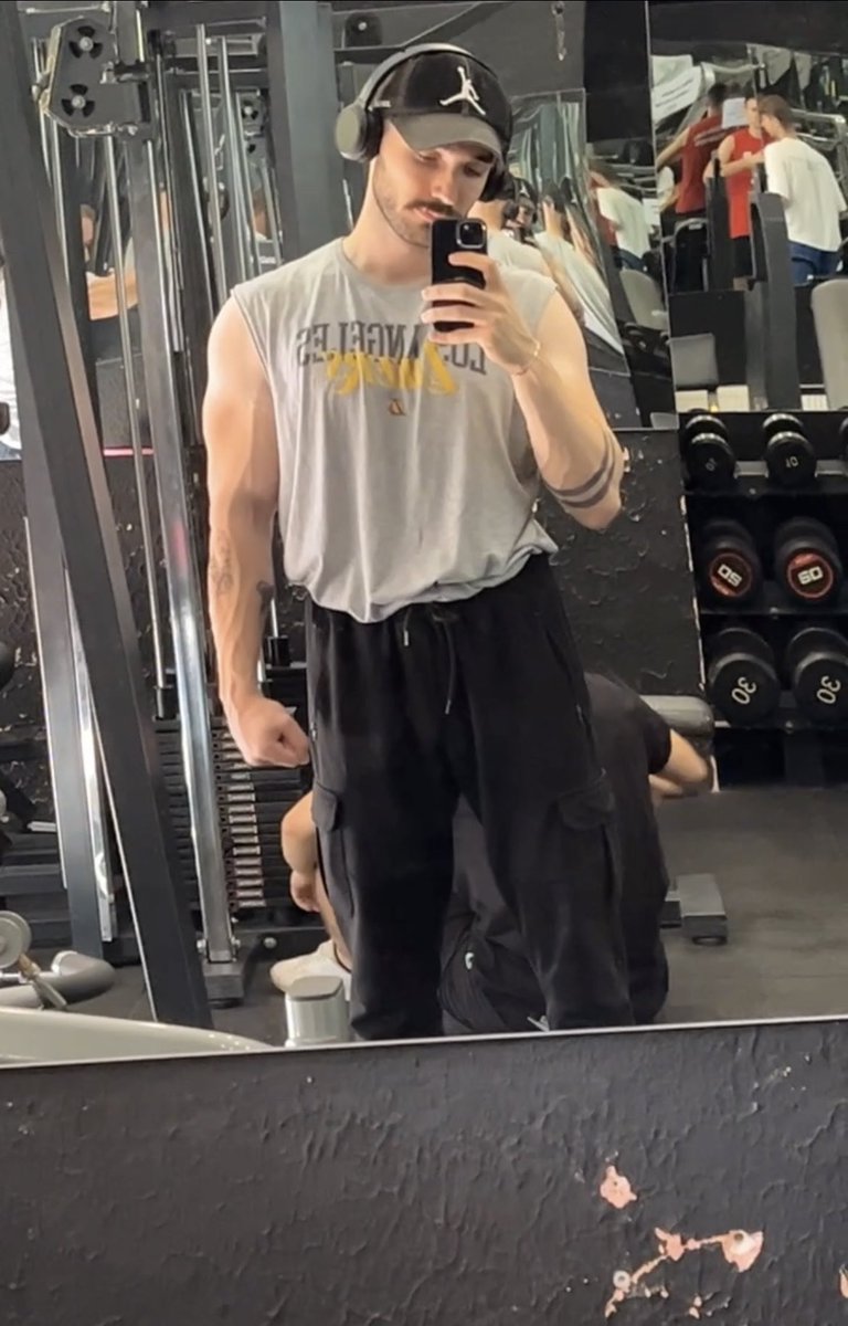 Değişimin sırrı, eski ile savaşmak değil, tüm enerjini yeniyi inşa etmeye odaklanmaktır demiş ünlü düşünürr