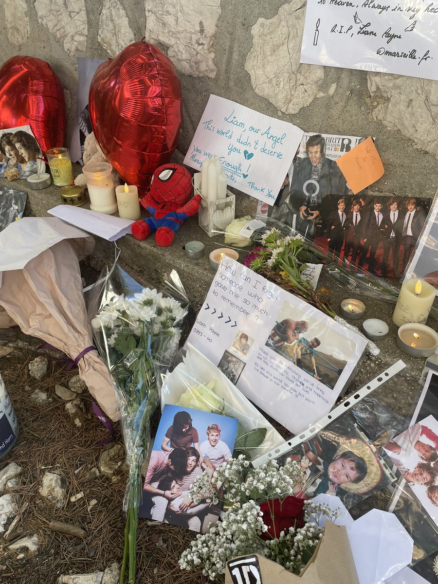 lysax__'s tweet photo. Un superbe hommage à @LiamPayne
Tu nous manques ❤️ https://t.co/0ReUEHWb6u