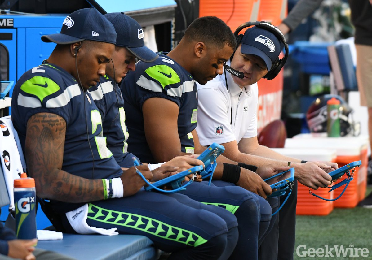 aegehl19's tweet photo. you can’t tell me football players aren’t babies- ipads? baby bottles? https://t.co/r1o9kRYpUz