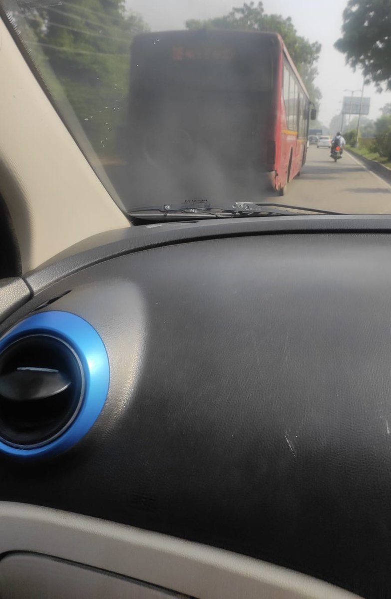 divjot834's tweet photo. @trafficchd kindly see preventing pollution to environment should not be responsibility of only the public; CTU buses and CTU authorities should also be responsible, particular bus polluting by emitting blackish smoke difficult to drive behind on 7th oct 9 30am near verka plant https://t.co/xuwIKiWuHv