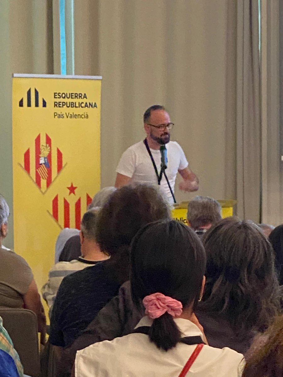 ERPV_Horta's tweet photo. 🟡 Avui hem celebrat el IX Congrés d'Esquerra Republicana del País Valencià

🗳️ @Josep_Barbera, com a president, i @reisjuan com a secretària general, lideraran la direcció en aquesta nova etapa del nostre partit sobiranista valencià. https://t.co/s0jorth21s