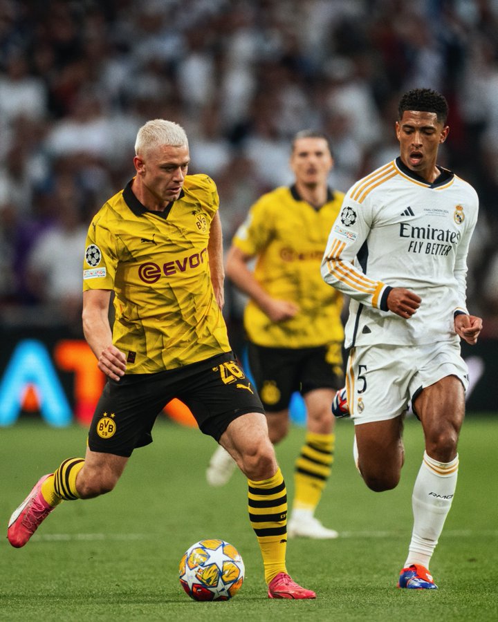 Julian Ryerson i Jude Bellingham podczas meczu kiedy Real Madryt po raz ostatni mierzył się z BVB.
