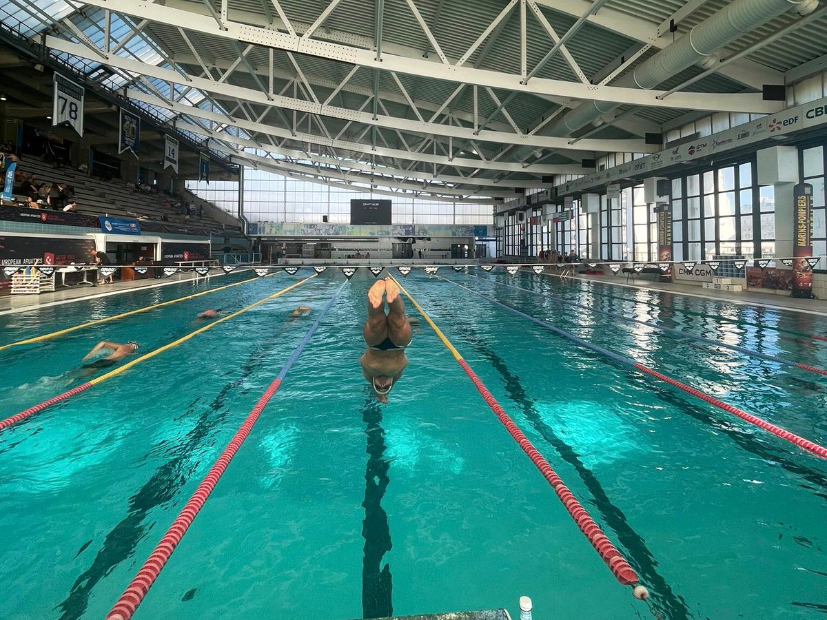 Pompiers_13's tweet photo. 3️⃣2️⃣3️⃣,6️⃣

C'est le nombre de km nagés par les #Pompiers13 au cours du « défi 24h de natation ». Ils battent leur performance de 283 km de l’année dernière !

🏊🏻‍♀️🏊🏾‍♂️ Une initiative sportive et caritative au cours de laquelle les #Pompiers13 se sont illustrés avec brio.

Bravo 👏 https://t.co/J7Wo69CrRR