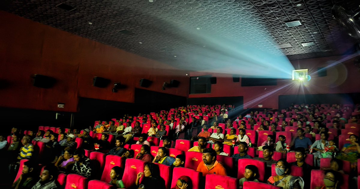 MurugaTheatre's tweet photo. Today 11th day of movie going strong with lot of people watching Superstar Rajinikanth's film Vettaiyan in our theater. 🙏❤️

We are happy to see lot of family audience after the Renovation work.🤗

Special thanks to - @rajinikanth sir.👏

@shagul_psk @RajiniFollowers 
#Vettaiyan https://t.co/h8lxHdooua