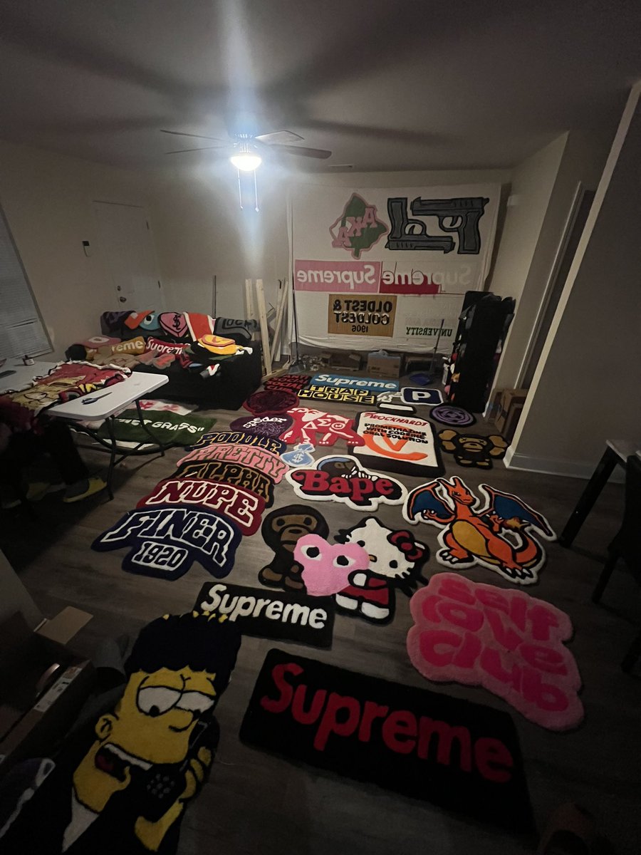 Treloochie's tweet photo. Funky.Floorz on IG https://t.co/hYwqukYVWx