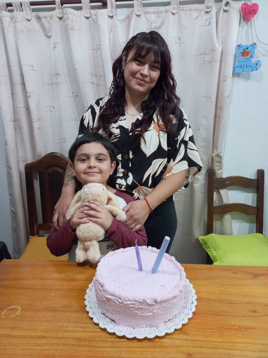 facujacksonking's tweet photo. @dfallaccess Ella es la mejor madre y esposa del mundo por lejos! Estamos en un mal momento (económico) y daría lo que fuera por poder llevarla a vivir un momento aso de lindo!! https://t.co/lEhws7amgo