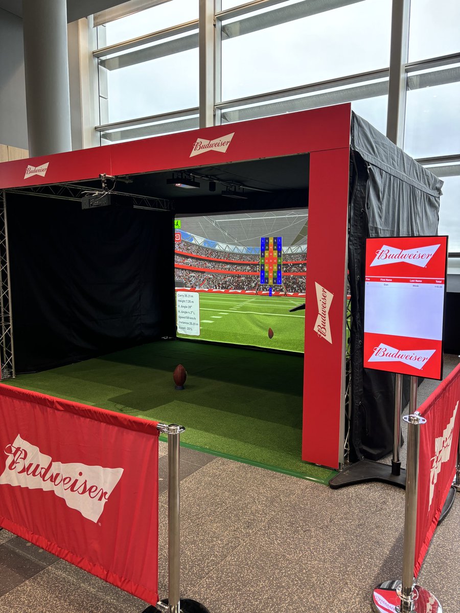 PSWEvents's tweet photo. #wembley #nfl #jacksonvillejaguars v #bostonpatriots with the #americanfootball #simulator working with #budweiser https://t.co/QX4oNnYhJL