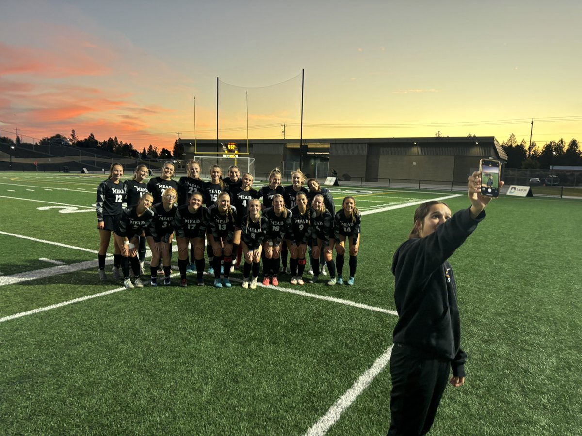 kross1414's tweet photo. ⚽️ Mead Soccer updates ⚽️

Defeat CV, Shadle, Cheney
Go to PKs vs UHi
Lost 0-1 vs Prep

Next: finish league play this week 10/21 vs Ferris &amp; 10/23 vs Mt Spokane (Turf War) - celebrating Kenzie, Joey &amp; Danica on senior night.

Playoffs begin 10/29
@MEAD_ATHLETICS 
@MeadHighSchool https://t.co/5VZvRYfDi3