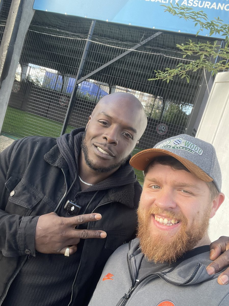 midgETfrigET97's tweet photo. @daRealAkinfenwa it was great to meet you at Maidenhead yesterday. I said I’ll tweet you win loss or draw 

Fair play mate anfield was always going to be a difficult game see you at the bridge 👍🏼 https://t.co/1EBwjDoaTd