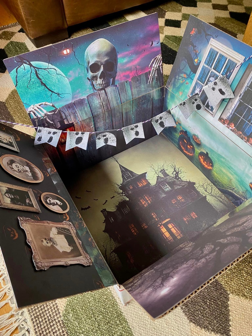 soldiersangels's tweet photo. Look at this incredible care package from Angel Lynn! Not only is it spooky and fun, it’ll be filled with 20 sacks of candy, fall-themed fairy lights, Halloween wind-up toys, Halloween pencils &amp; sharpeners. Her adopted #ServiceMember is in for a treat! 🍬 🎃 #SupportOurTroops https://t.co/jVYS1lsjQM