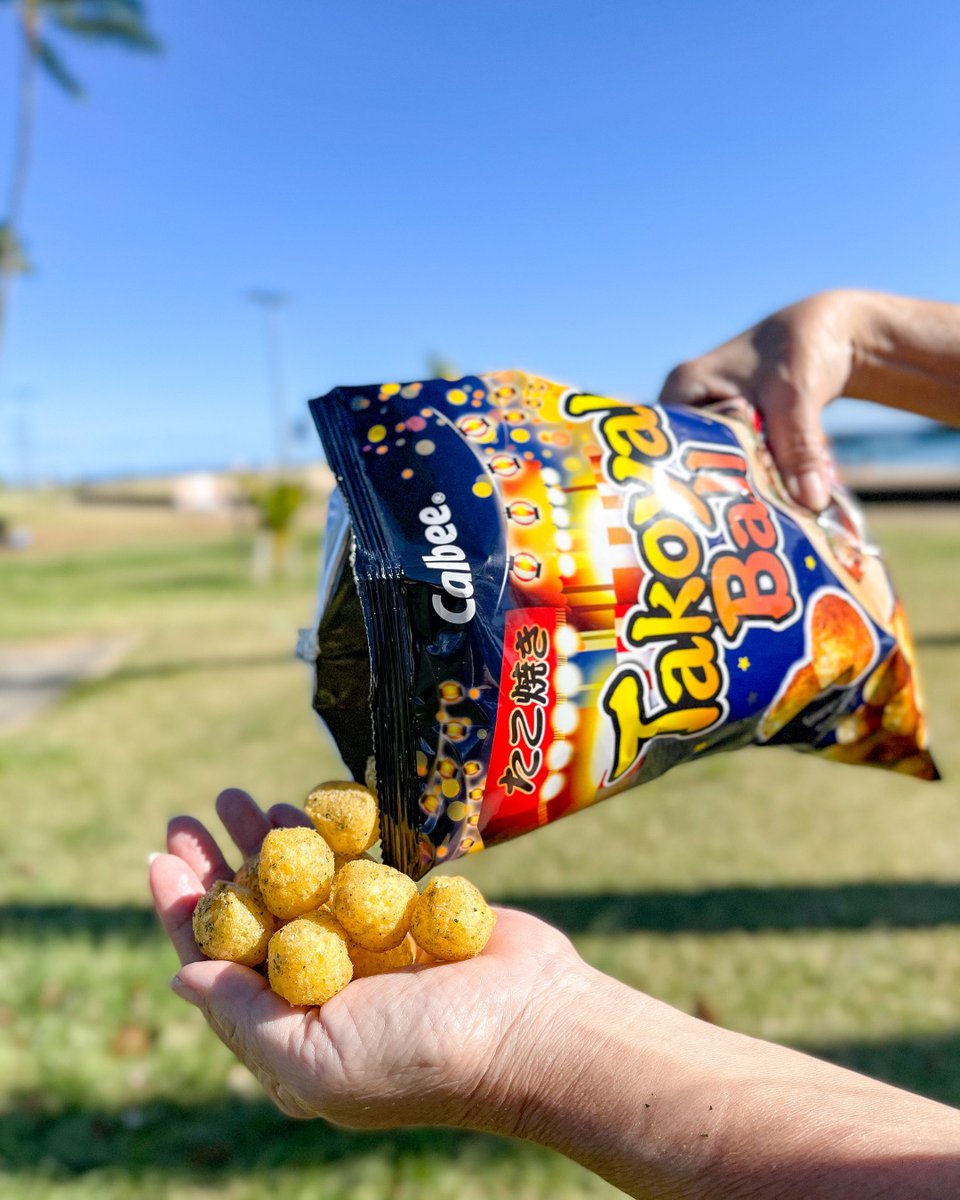 Tired of the same old classic or barbecue-flavored potato chips? Try something new with these Takoyaki Balls from #Calbee! Transport your taste buds through the street food stalls in #Osaka with these light and airy corn puffs that capture the savory flavor of #takoyaki.