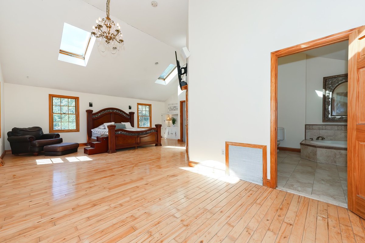 Sull12's tweet photo. #OpenHouse today 2-3:30pm. Check out this great 4 bed, 2.5 bath on a dead end st. Easy access to I-93, I-95 and route 3

22 Crimson Rd, #BillericaMA 01821 https://t.co/E2wRE7kvbo
