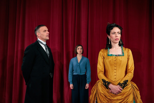 London Living Large (@londonlivinguk) on Twitter photo The Forsyte Saga Parts 1 & 2 ★★★★★ <a href="/ParkTheatre/">Park Theatre</a> | Oct 11 - Dec 7, 2024
REVIEW: tinyurl.com/nz6mdu82
Two plays brilliantly explore #JohnGalsworthy's world of middle class convention and the disruptive power of passion.
parktheatre.co.uk/event/the-fors… | #TheForsyteSaga The Forsyte Saga Parts 1 & 2 ★★★★★ <a href="/ParkTheatre/">Park Theatre</a> | Oct 11 - Dec 7, 2024
REVIEW: tinyurl.com/nz6mdu82
Two plays brilliantly explore #JohnGalsworthy's world of middle class convention and the disruptive power of passion.
parktheatre.co.uk/event/the-fors… | #TheForsyteSaga