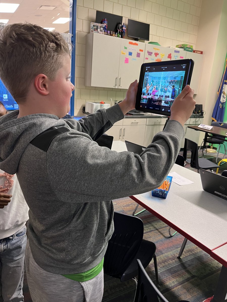 LoweLibrary tweet media