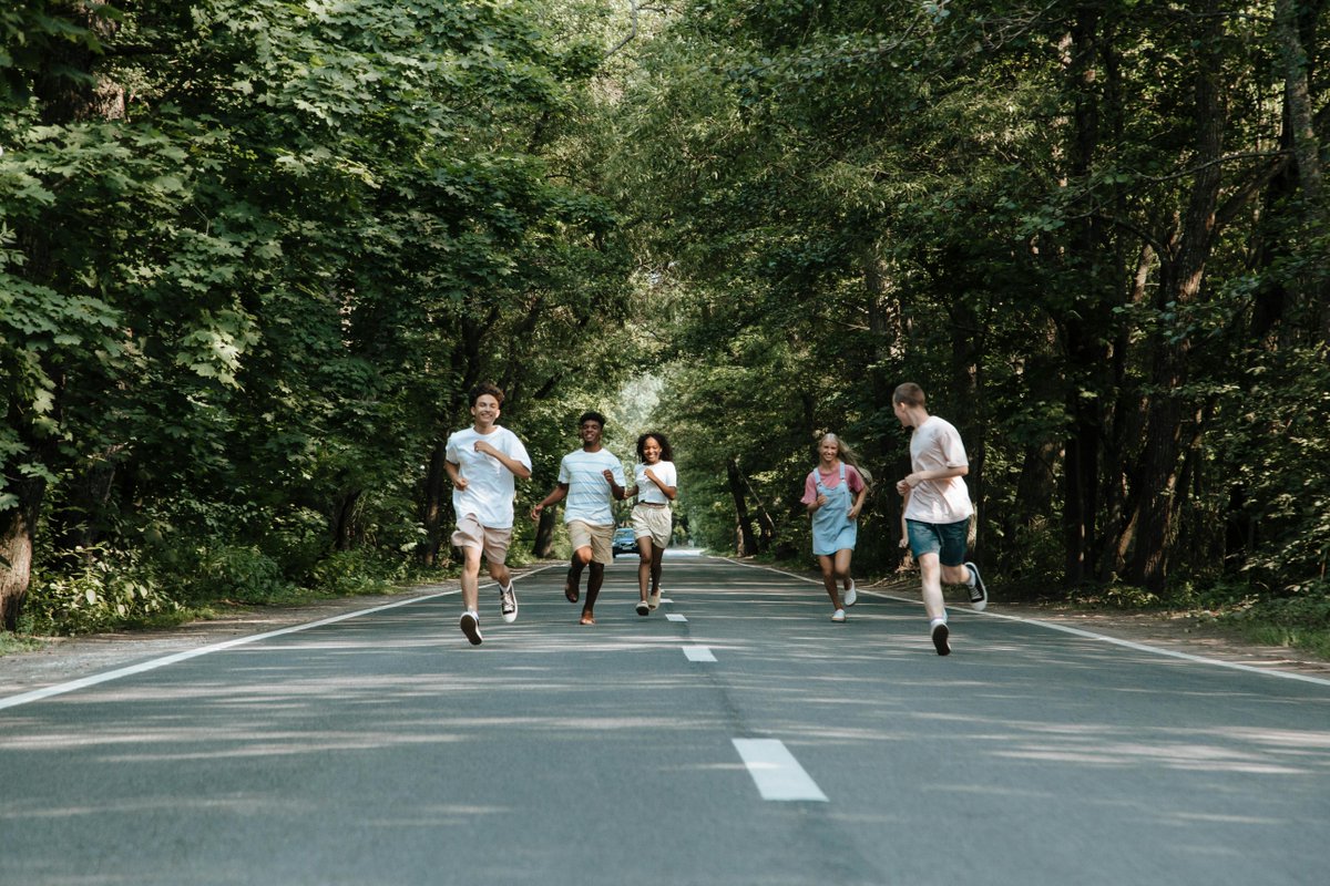 genroseins's tweet image. Running with friends is a great way to get motivated and stay in shape!
Have you done your 30 minutes of recommended exercise today?
#healthyliving #runningwithfriends #healthylifestyle