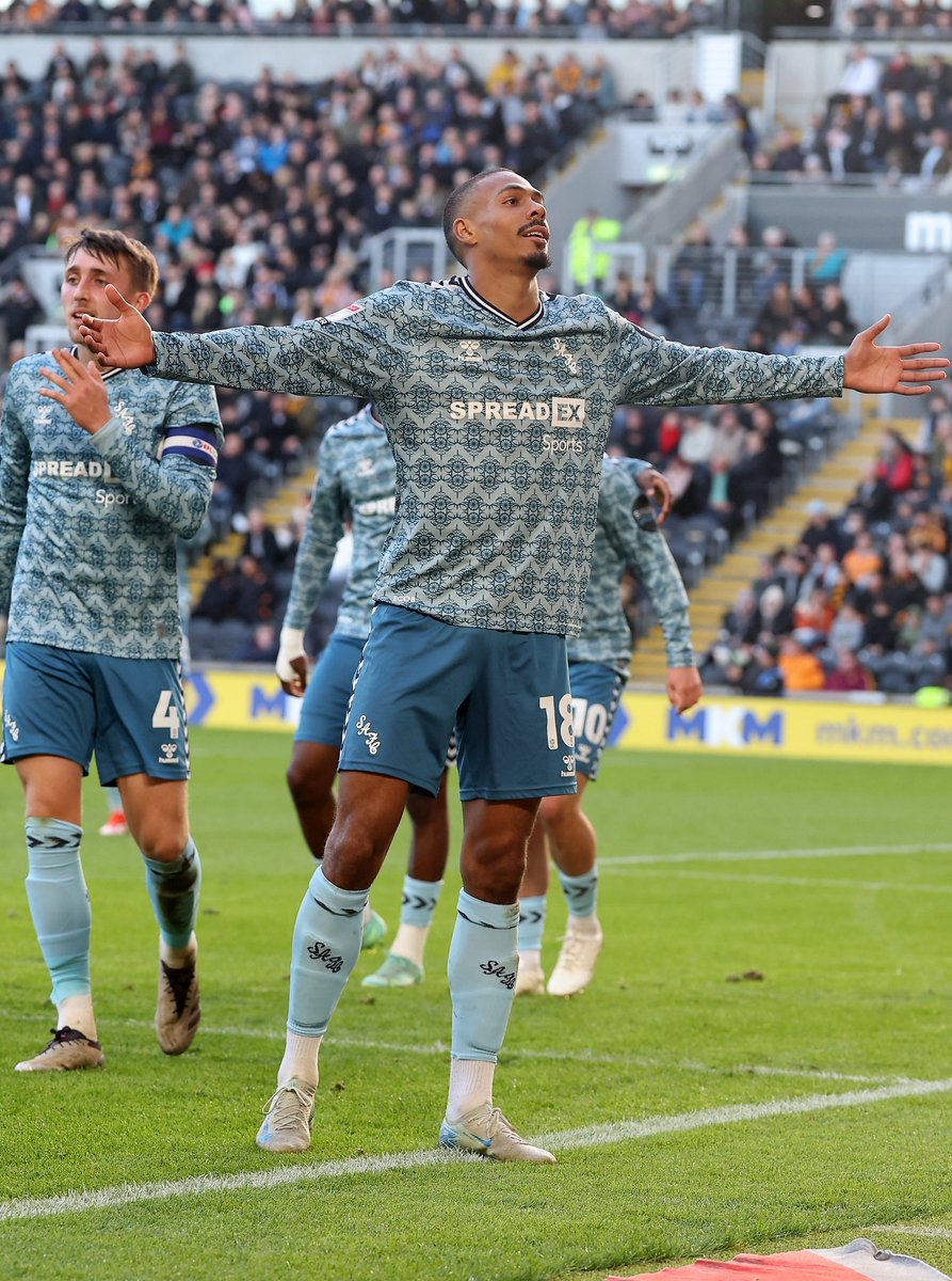 IsidorWilson's tweet photo. 𝑭𝒂𝒔𝒕en your seatbelts  ⚡️

Big away win, back on top of the league
Thanks to the fans for this amazing support ❤️🤍

#WI18 #Sunderland #SAFC https://t.co/KaE1pSEXSP