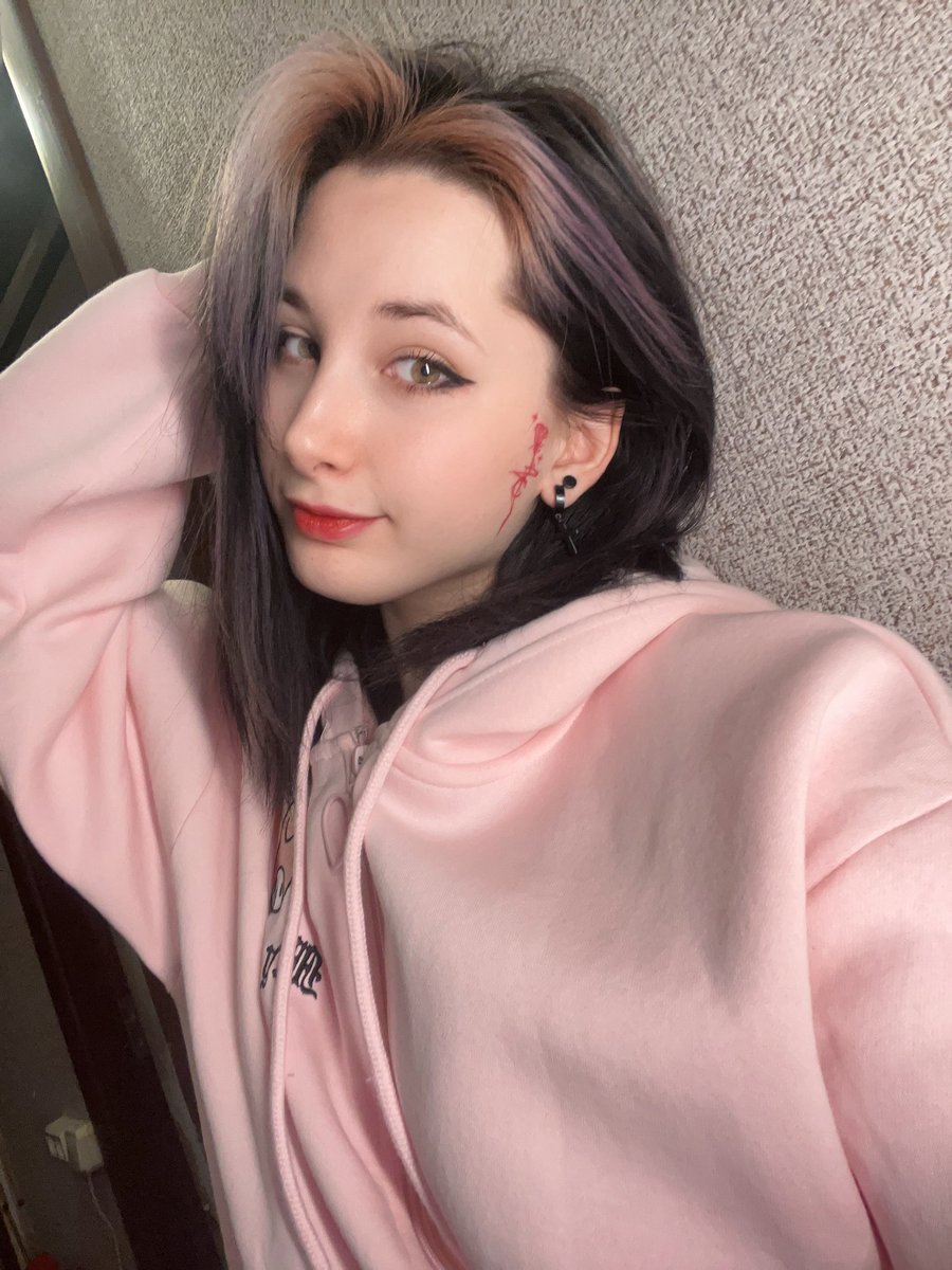 trudydarknes's tweet photo. Did it turn out cute? 😻😻😻 For every '🥺' or '😈' in the comments, you'll get a diff gift, dependin' on which option ya choose! https://t.co/bhpDI9eOOA