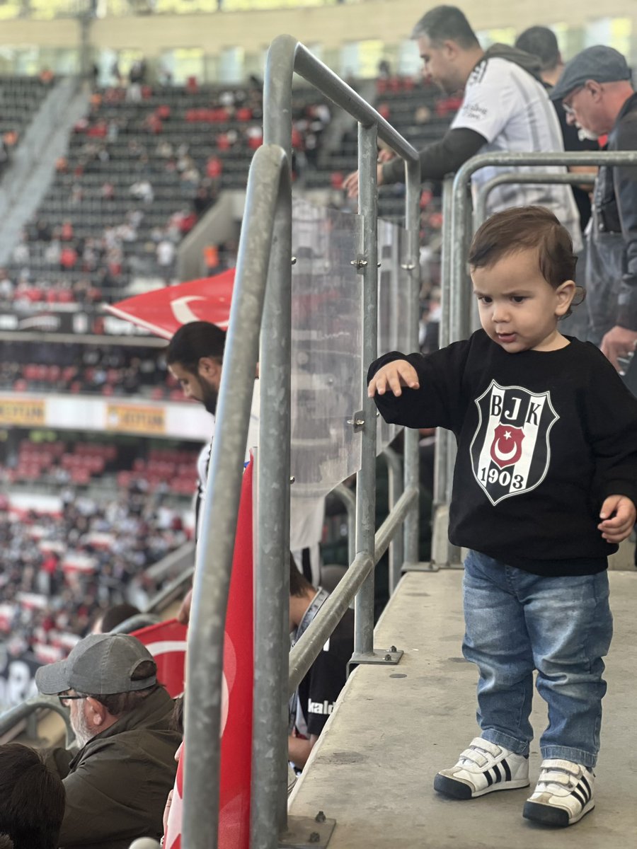 beta_mete's tweet photo. Burası senin evin oğlum,evinde sağlıkla, nice şampiyonluklarla büyümen dileğiyle❤️ https://t.co/iDKLrEoX7N