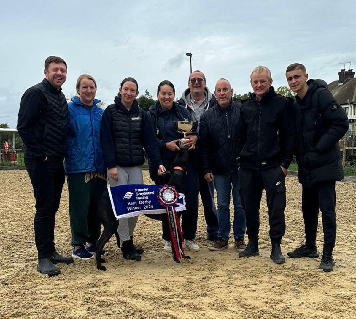 𝗔 𝗛𝗘𝗥𝗢’𝗦 𝗪𝗘𝗟𝗖𝗢𝗠𝗘 🐾 

Last night’s PGR Kent Derby champion 𝗗𝗿𝗼𝗼𝗽𝘆𝘀 𝗗𝗶𝘀𝗽𝗹𝗮𝘆

Kennel staff and JR Racing Syndicate celebrated a first Category One win for the newly formed ownership down at Maxine Locke’s Bonville Kennels this morning 🍾🥂 <a href="/RobertHowe1/">Rob Howe</a>