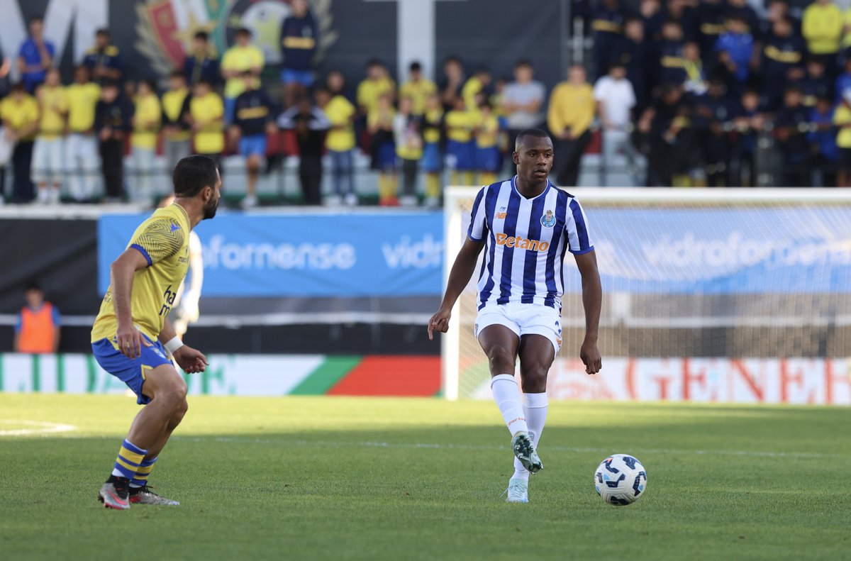 FCPorto's tweet photo. 🎙Tiago Djaló: "Estou muito feliz. Não só por ter marcado, mas por termos ganho. Sinto-me bem, feliz pelo jogo, quero continuar a ajudar a equipa a ter alegrias"
#SUSFCP #TaçadePortugal https://t.co/zPGkhcw17E