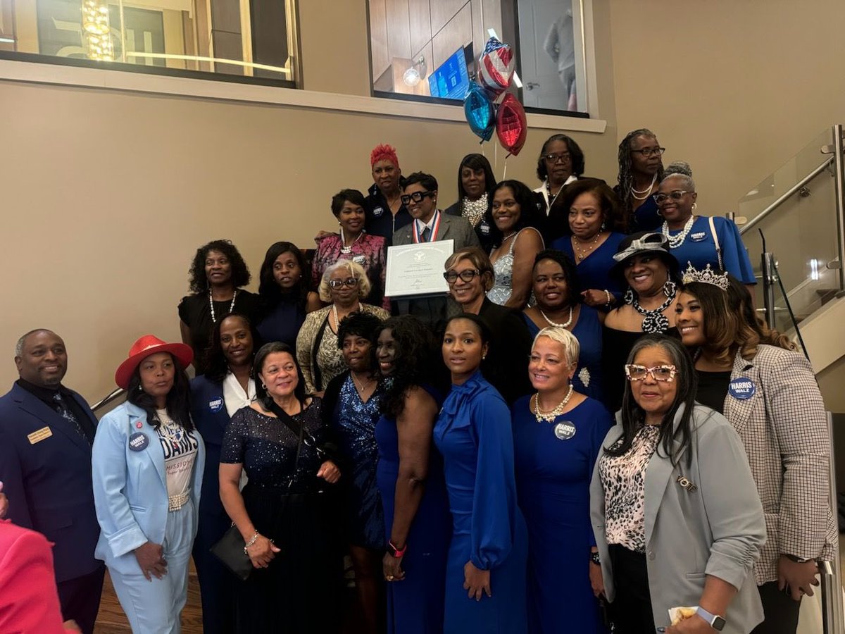 LVEC10's tweet photo. What an electrifying night at the Georgia Women Veterans for Kamala Harris Social Engagement event! A huge round of applause for our incredible Chair, Dr. Tincie Lynch! Her visionary leadership has sparked this historical journey we’re all on together! 
#gawomenvets4kamalaharris https://t.co/1GER9u5RLe
