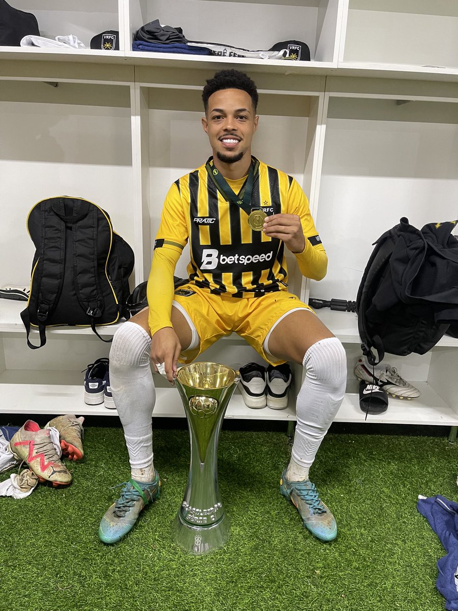 Juninhom99's tweet photo. CAMPEÃO BRASILEIRO SÉRIE C 🏆🏅😍

A glória é de Deus 🙏🏾❤️ https://t.co/s3b6WlA5z3