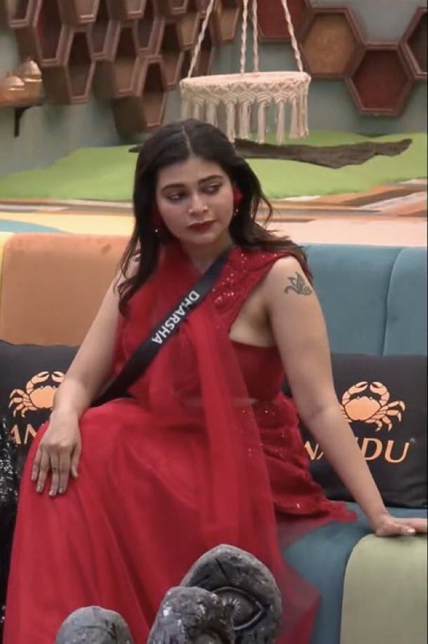 mr_imperfect777's tweet photo. Only one you want to support ? 🤔
Which one will you vote 👍
#VijaySethupathi #BiggBossTamil #biggbosstamil8 #BiggBoss8Tamil #BiggBossSeason8Tamil 

       Retweet 🔁                      Like ❤️
        #Sunitha                  #Dharsha https://t.co/tZDnjJpg4y