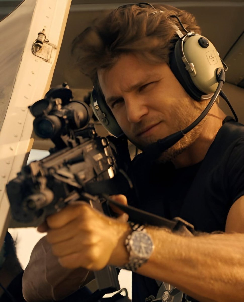 ꪉ̸̸ Fun fact: I come from a family with a military tradition, just like my two older brothers, my upbringing was no different.