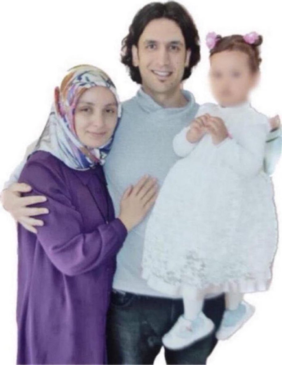 SİNCAN

Yasemin-Kasım Melizci çifti, 21 Ocak 2021'den beri Sincan Cezaevi'nde. Hemşire olan Yasemin Melizci, bebeği olan annelerin infaz erteleme hakkı olmasına karşın kanuna aykırı olarak 8 aylık bebeği Saime ile birlikte Sincan Cezaevi'ne gönderildi.

Saime, cezaevinde 4 yaşına