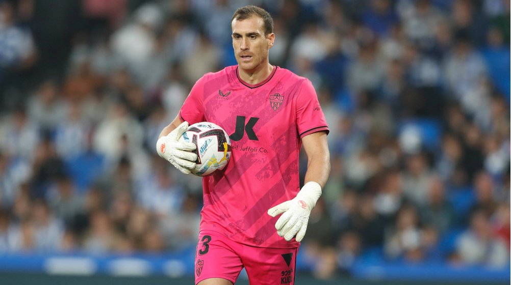 udaficion1's tweet photo. 8 temporadas en el club 

4 partidos jugados en los últimos 2 años 

Trabajando en un segundo plano y sin rechistar 

Después de mucho tiempo consigue salvar al equipo y sacar 3 puntos en la romaleda 

DON Fernando Martínez 🧤
Mereces una estatua miarma🏴󠁧󠁢󠁥󠁮󠁧󠁿 https://t.co/AcQAHqGeJ8