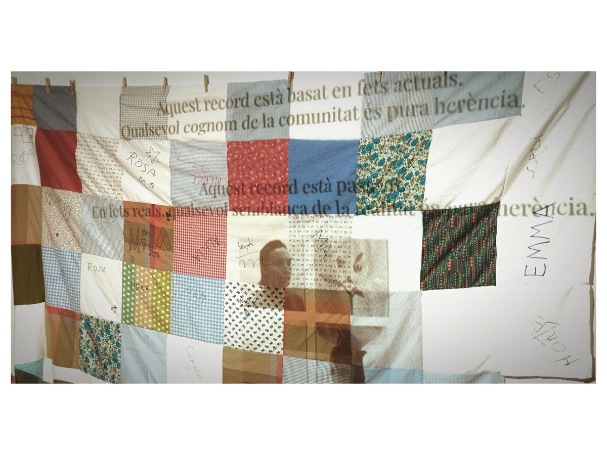 PoblenouAVV's tweet photo. Quan s'ajunta memória popular, barri, insvestigació, arts escèniques, sentit de l'humor i voluntat, sorgeixen estones tant precioses i emotives com les que ens han ofert les actrius de #LabOriosa dins del programa de @EscenaPoblenou i la beca #gentdelbarri de @FundacioCarulla https://t.co/IuCDAu48z4