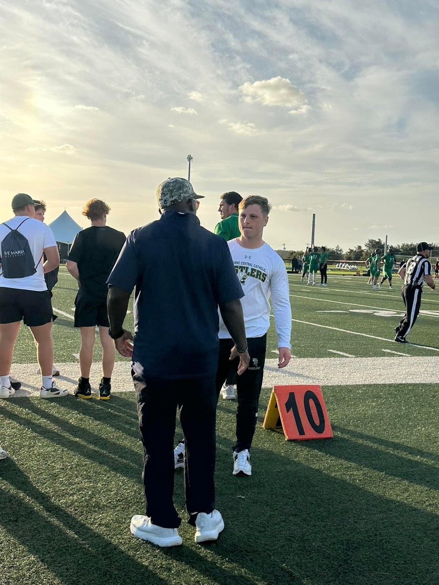 ckelley4_'s tweet photo. Enjoyed my visit yesterday to @GyreneFootball, thanks to the coaches for having me!
@CoachTillman 
@JoePattersonAMU 
@McgarrahCoach 
@Coach_GageHayes 
@PrepRedzoneFL 
@raefsu23 
@FlaHSFootball 
@recruitbrevard https://t.co/dE8PI7FTnI