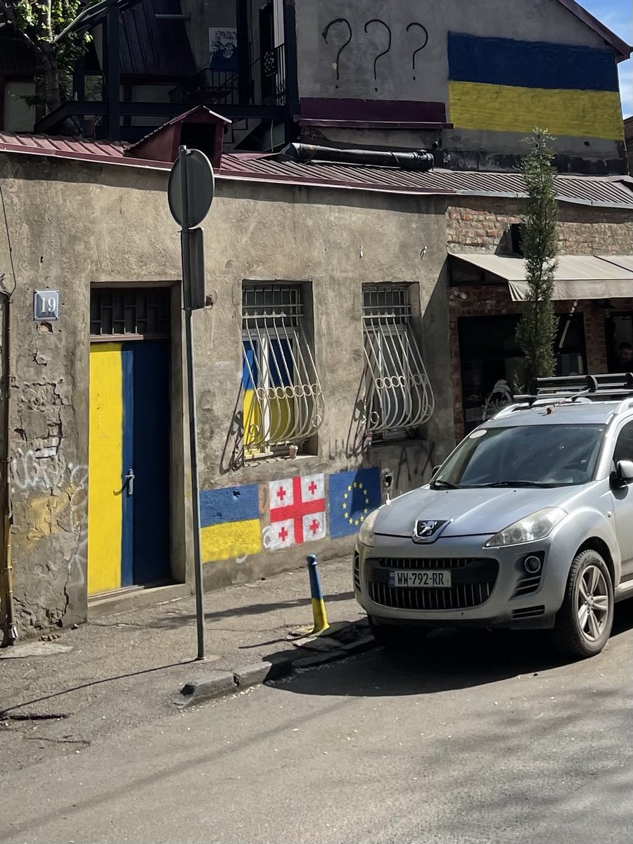 This was every wall in Tblisi last year. More love for the #EU - and Ukraine - than we can ever seem to muster. Because they realise what’s at stake. #EUreferendum #Georgia