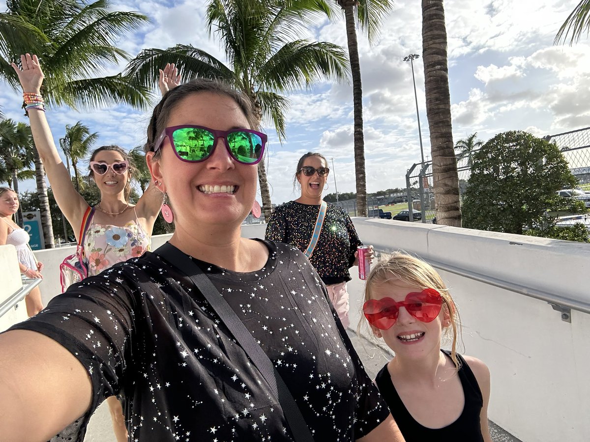 Take me to FLORIDA!!! #Swifties